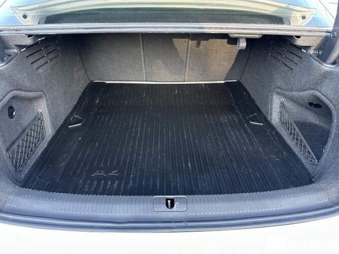 Audi A4 51 interauto-car