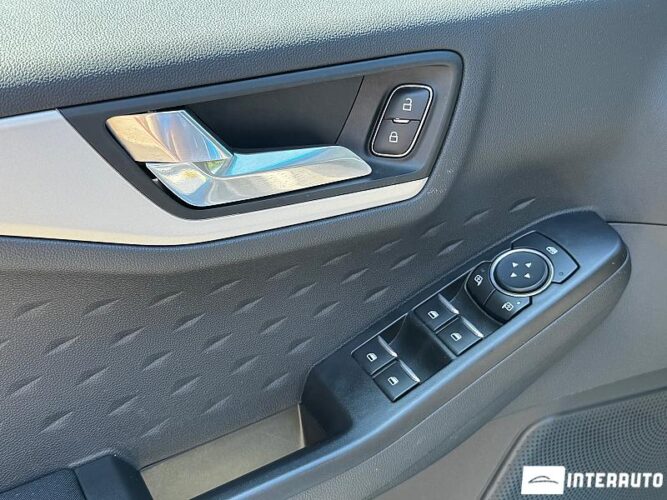 Ford Escape 42 interauto-car