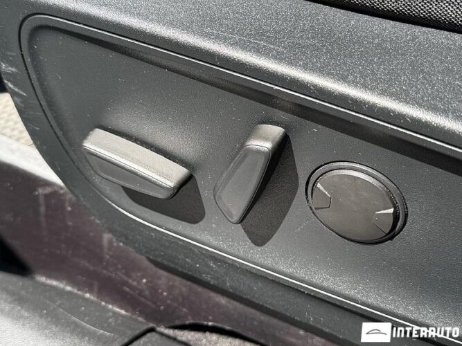 Ford Escape 41 interauto-car