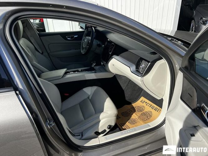 Volvo S 60 38 interauto-car