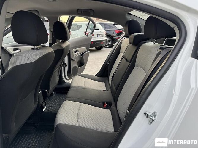 Chevrolet Cruze 40 interauto-car