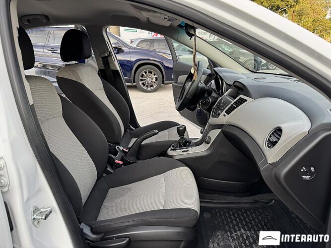 Chevrolet Cruze 42 interauto-car
