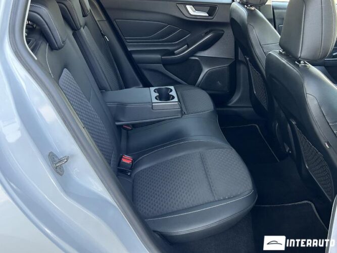 Ford Focus 52 interauto-car