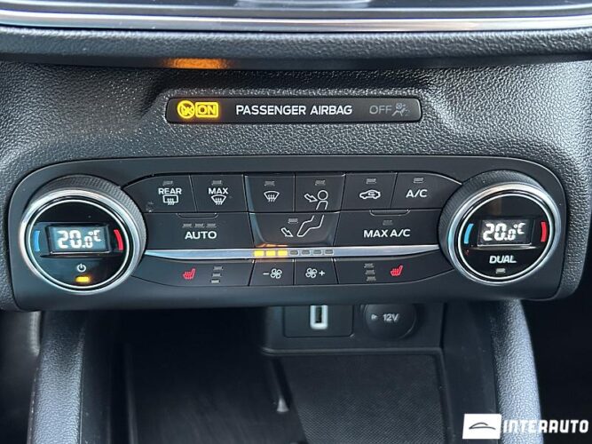 Ford Focus 48 interauto-car