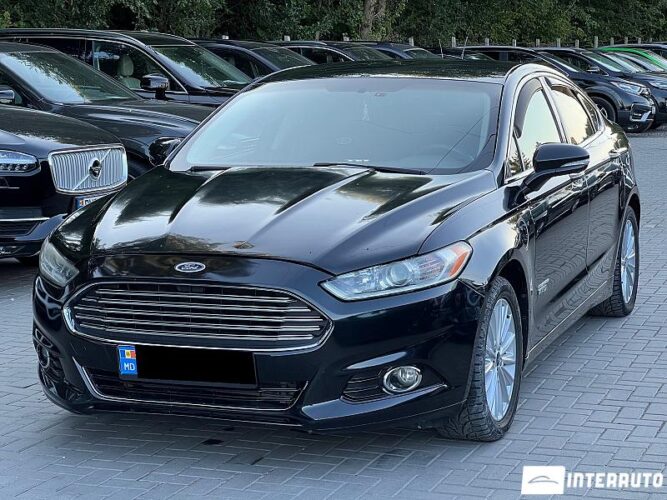 Ford Fusion Plug-In Hybrid 29 interauto-car