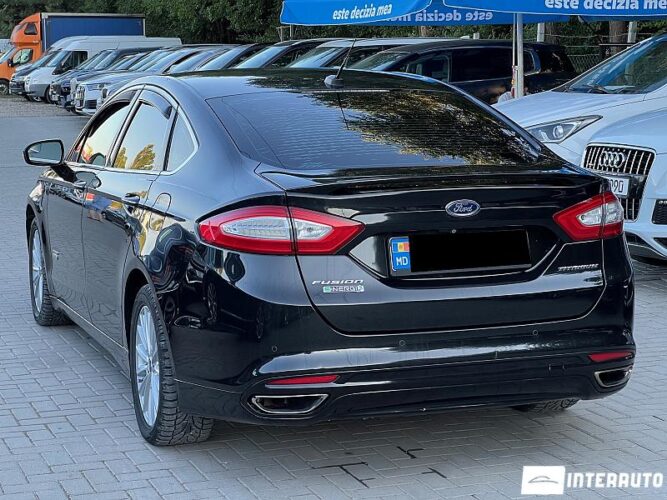 Ford Fusion Plug-In Hybrid 32 interauto-car