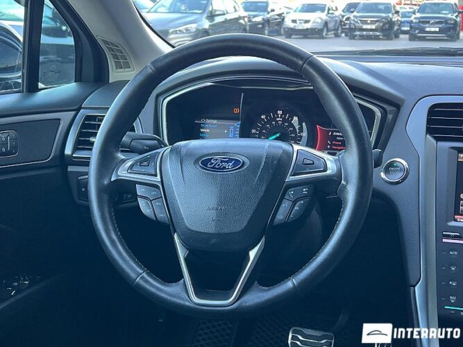 Ford Fusion Plug-In Hybrid 37 interauto-car