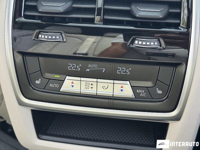 BMW X5 4.0i 66 interauto-car