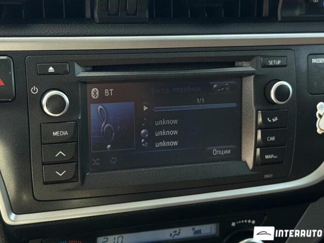 Toyota Auris 41 interauto-car