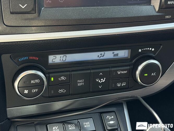 Toyota Auris 43 interauto-car