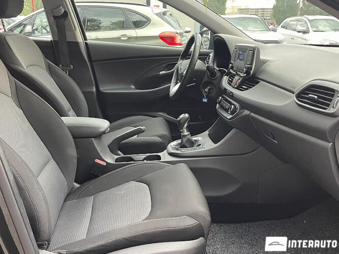 Hyundai i30 42 interauto-car