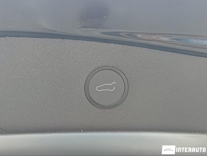 Tesla Model 3 39 interauto-car