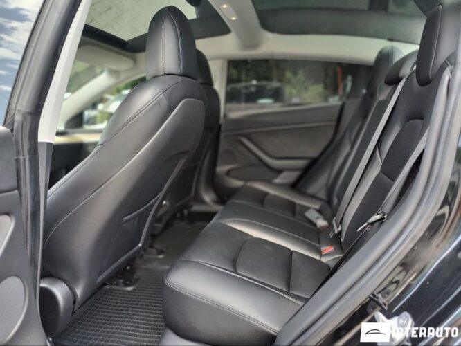 Tesla Model 3 35 interauto-car
