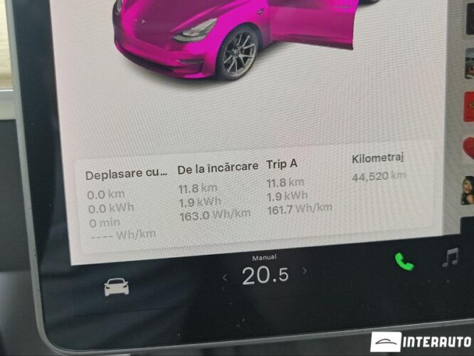 Tesla Model 3 37 interauto-car