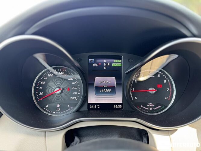 Mercedes C 350e 44 interauto-car