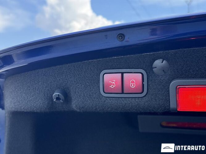 Mercedes C 350e 37 interauto-car