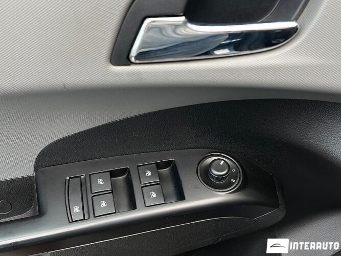 Chevrolet Aveo 33 interauto-car