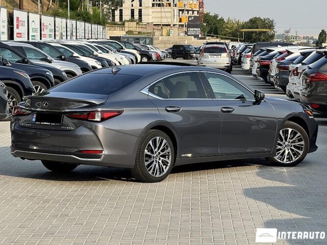 Lexus ES 300h 37 interauto-car