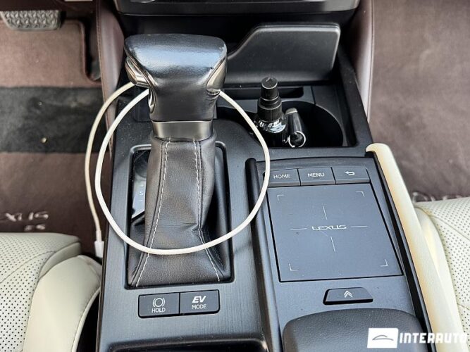 Lexus ES 300h 47 interauto-car