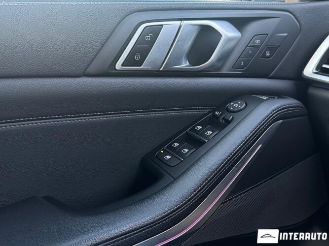 BMW X5 4.0i 49 interauto-car