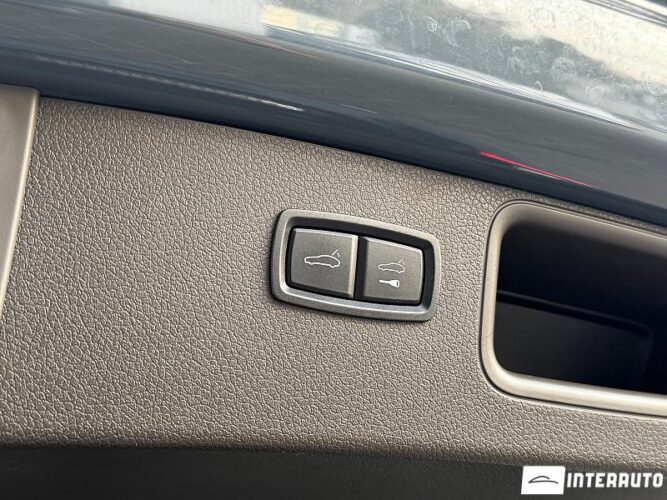 Porsche Macan 56 interauto-car