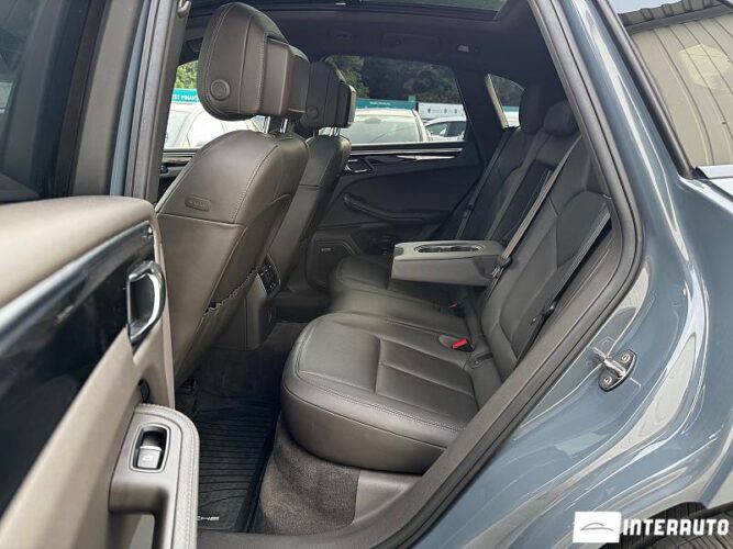 Porsche Macan 41 interauto-car