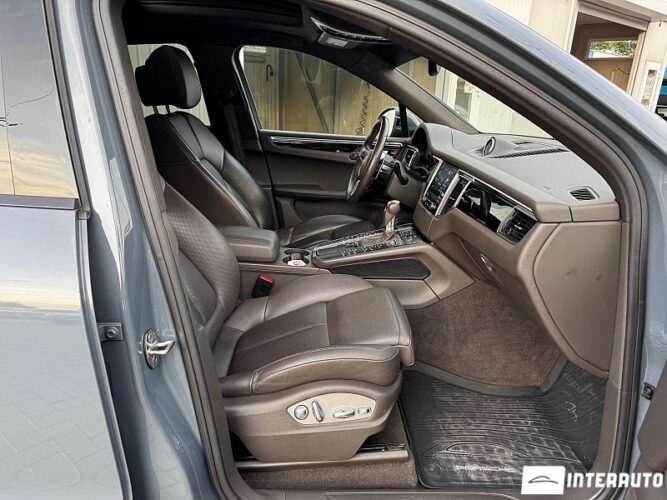 Porsche Macan 40 interauto-car