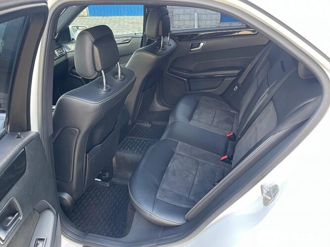 Mercedes E 200 45 interauto-car