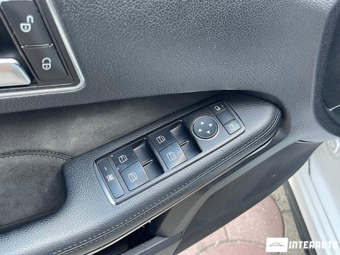 Mercedes E 200 43 interauto-car