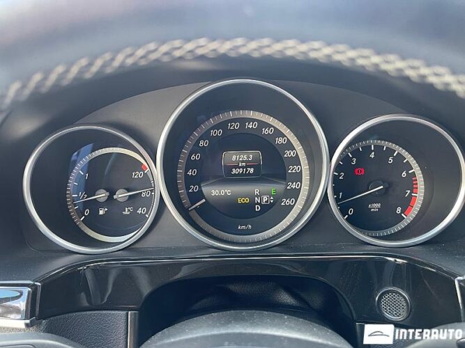 Mercedes E 200 38 interauto-car