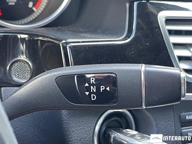 Mercedes E 200 37 interauto-car