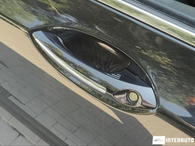 Lincoln MKZ 44 interauto-car