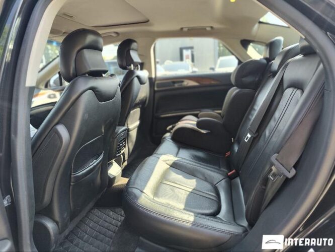 Lincoln MKZ 36 interauto-car