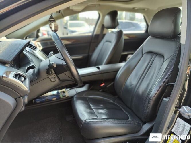 Lincoln MKZ 33 interauto-car