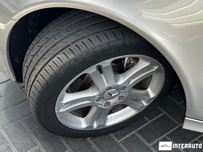 Mercedes E 220 45 interauto-car