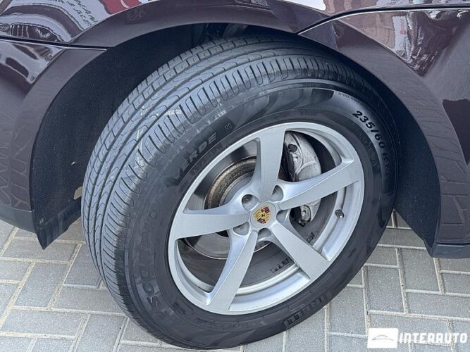 Porsche Macan 49 interauto-car