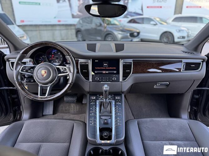 Porsche Macan 39 interauto-car