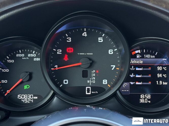 Porsche Macan 41 interauto-car