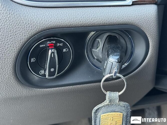 Porsche Macan 52 interauto-car