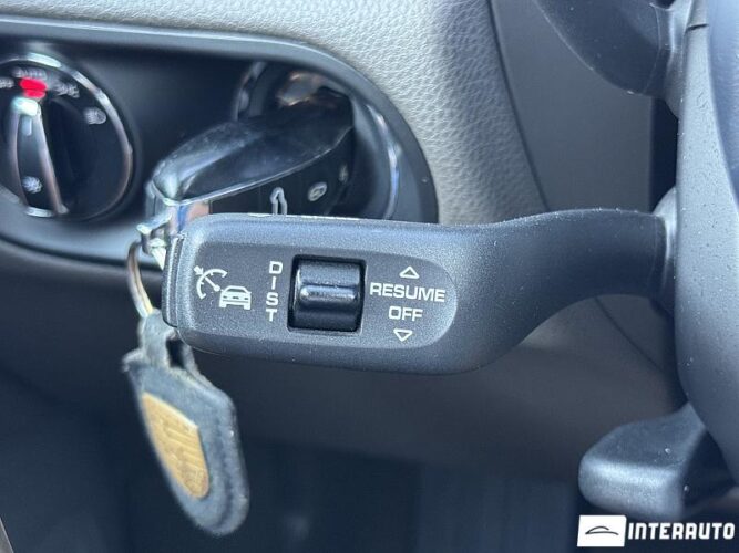 Porsche Macan 53 interauto-car