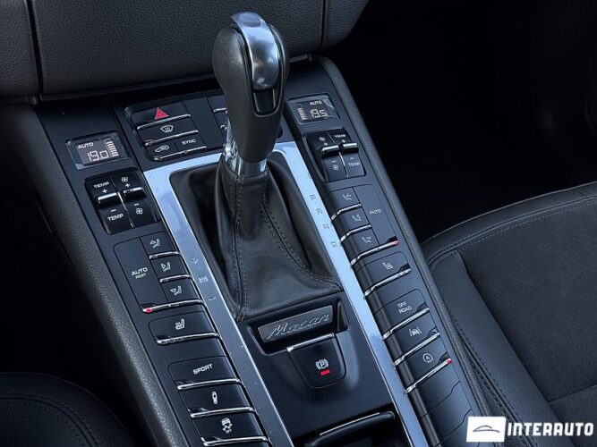 Porsche Macan 45 interauto-car
