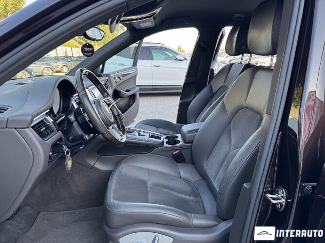 Porsche Macan 38 interauto-car