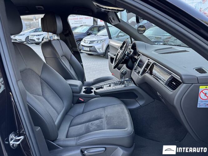 Porsche Macan 48 interauto-car