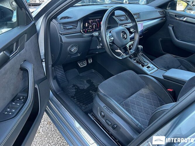 Skoda Superb 40 interauto-car