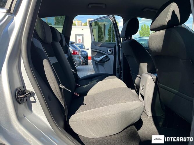 Ford Kuga 41 interauto-car