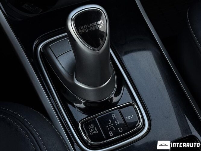 Mitsubishi Outlander 45 interauto-car