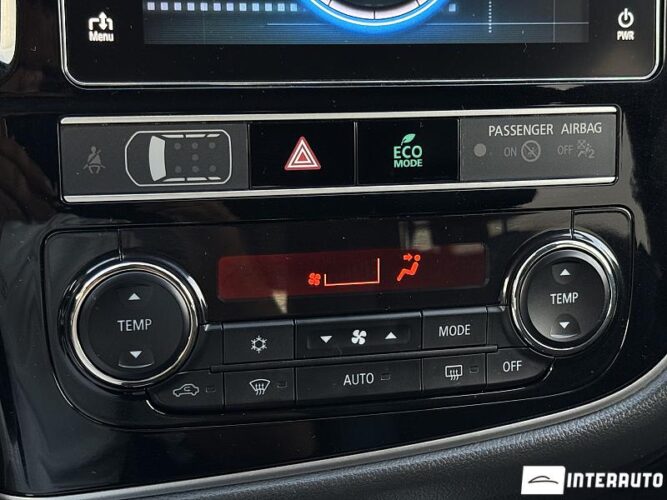 Mitsubishi Outlander 43 interauto-car