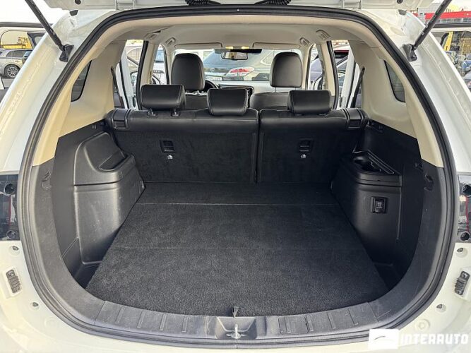 Mitsubishi Outlander 54 interauto-car