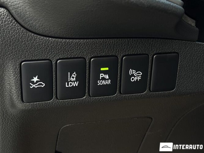 Mitsubishi Outlander 53 interauto-car