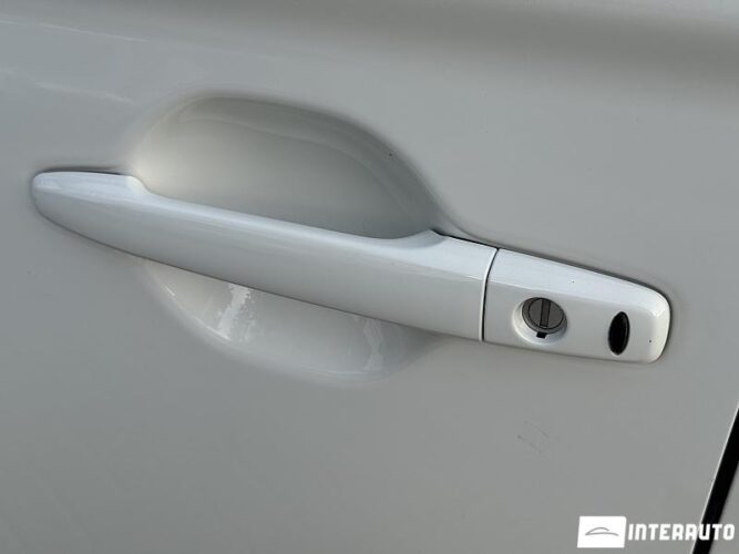 Mitsubishi Outlander 51 interauto-car